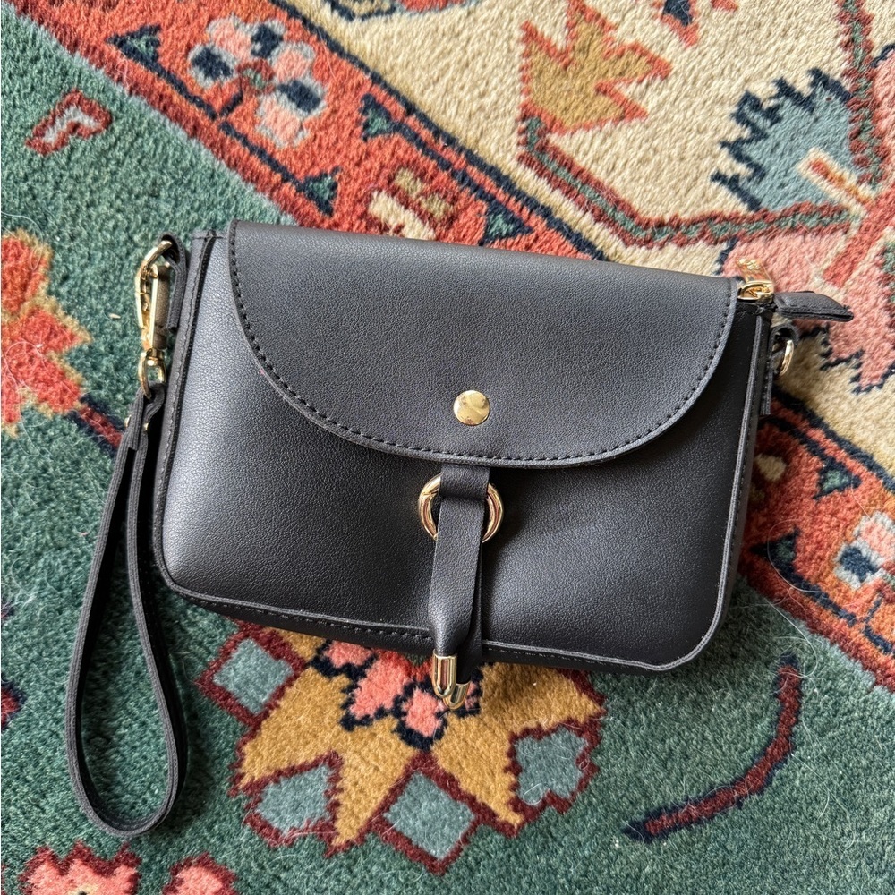 Melie Bianco Lia Wristlet